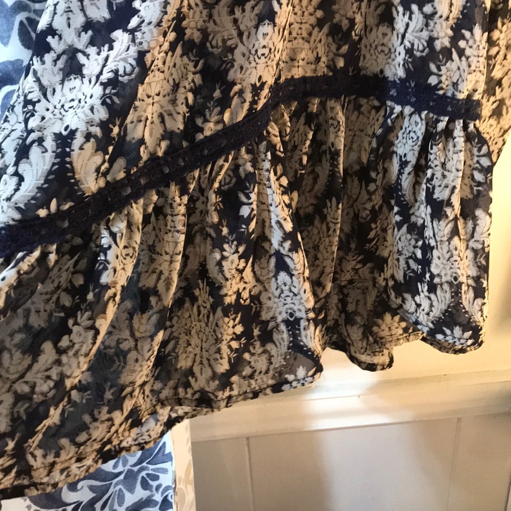Charming Charlie Ruffled Top - Picture 5 of 6
